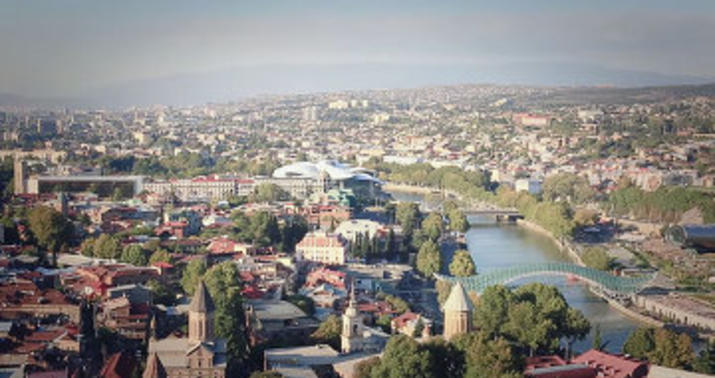 Gürcüstan-Rusiya avtomobil yolunun istifadəyə verilməsi bir il ləngiyəcək